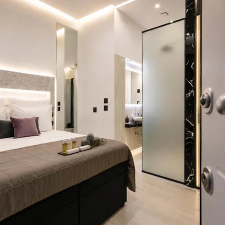 Luxury Marble At White Tower - Designer Mirrors , Ambient Led Lighting , 40sqm ,2 Smart Tv's - Gas Heating - Airco - Netflix Apartmán Soluň